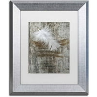 Трговска марка ликовна уметност „бел пердув на дрво“ платно уметност од Кора Ниле, бела мат, сребрена рамка