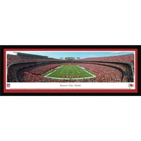 Началници на Канзас Сити - Крајна зона на стадионот Arrowhead - Blakeway Panoramas NFL Print со избрана рамка и единечна мат
